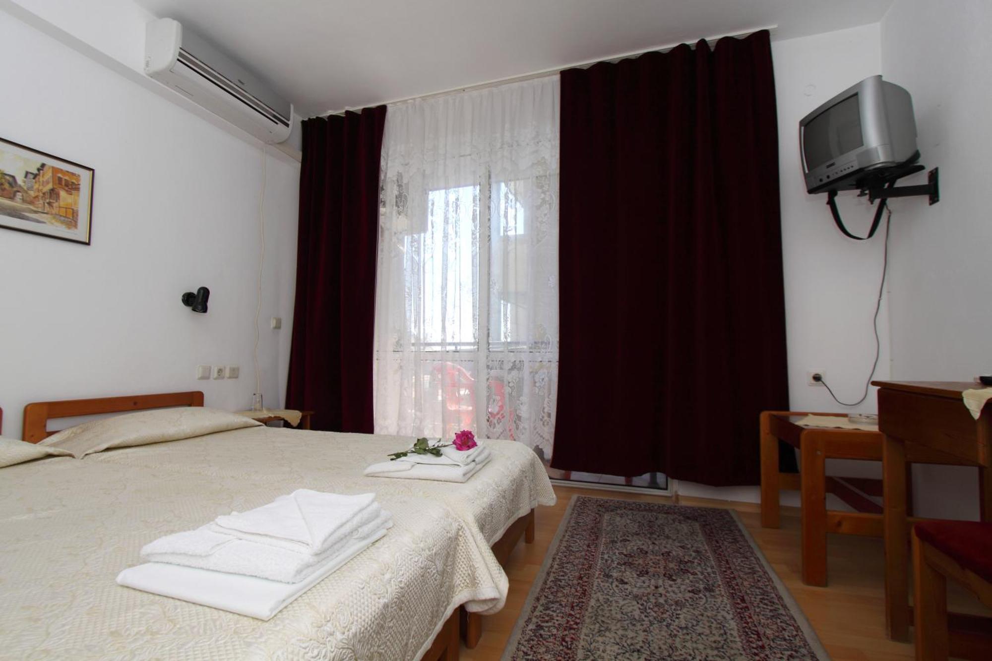 Family Hotel Verona Sozopol Extérieur photo