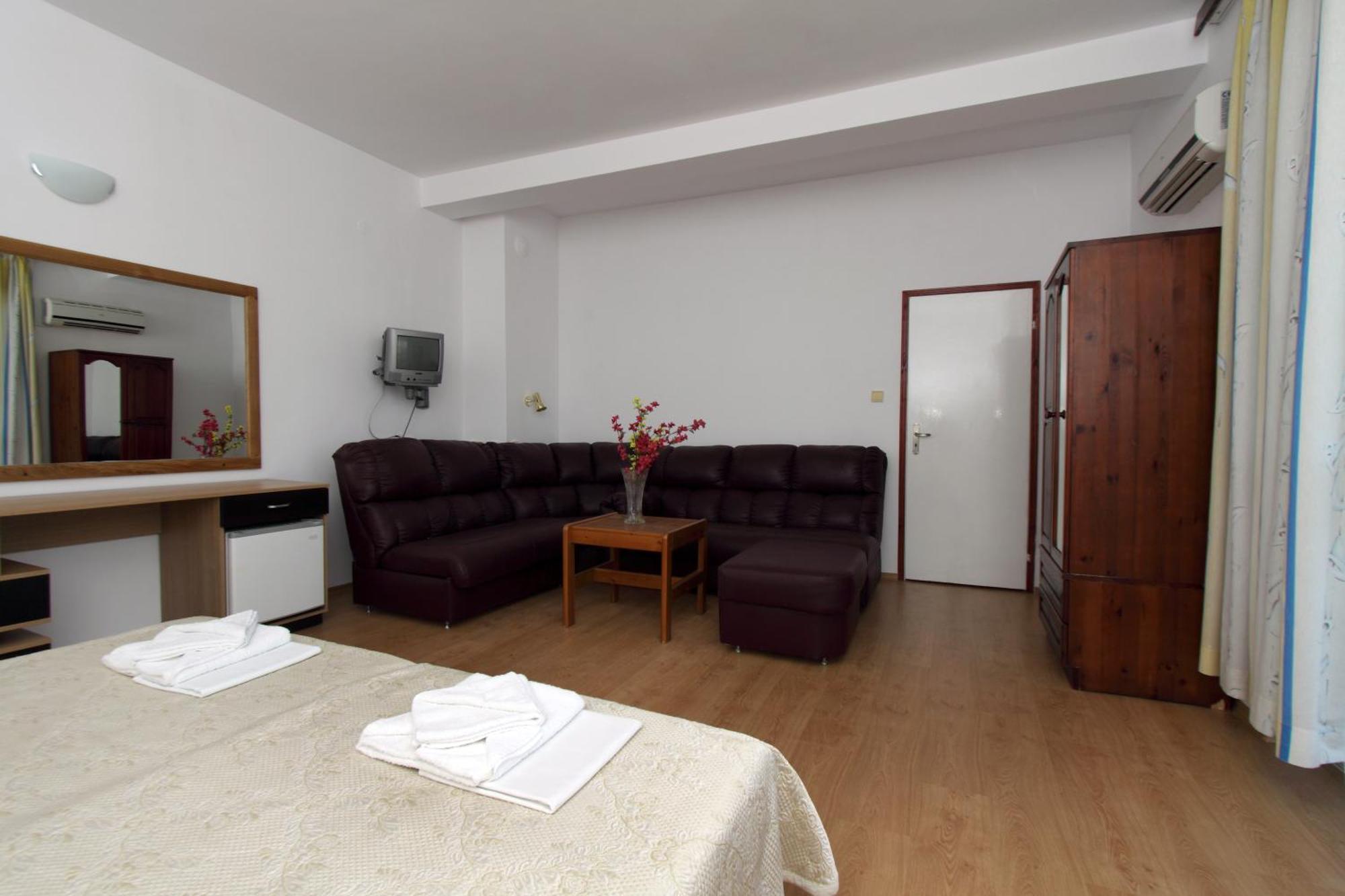 Family Hotel Verona Sozopol Extérieur photo