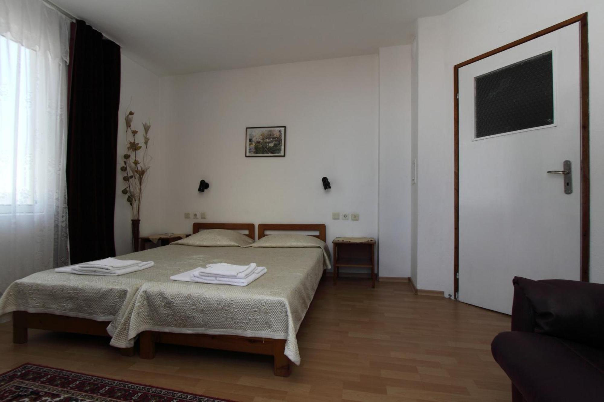 Family Hotel Verona Sozopol Extérieur photo