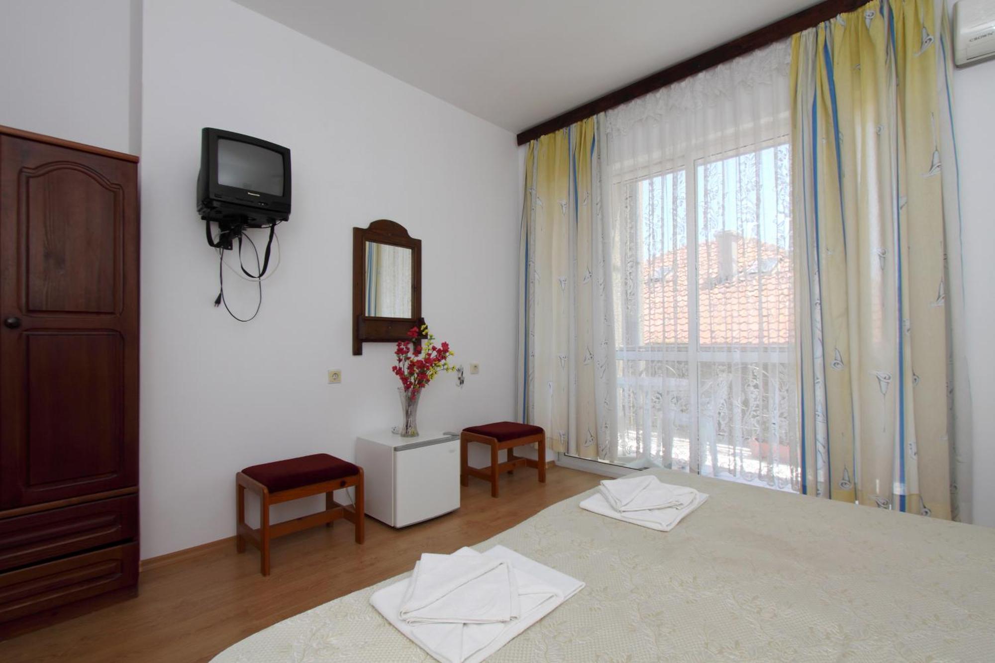 Family Hotel Verona Sozopol Extérieur photo