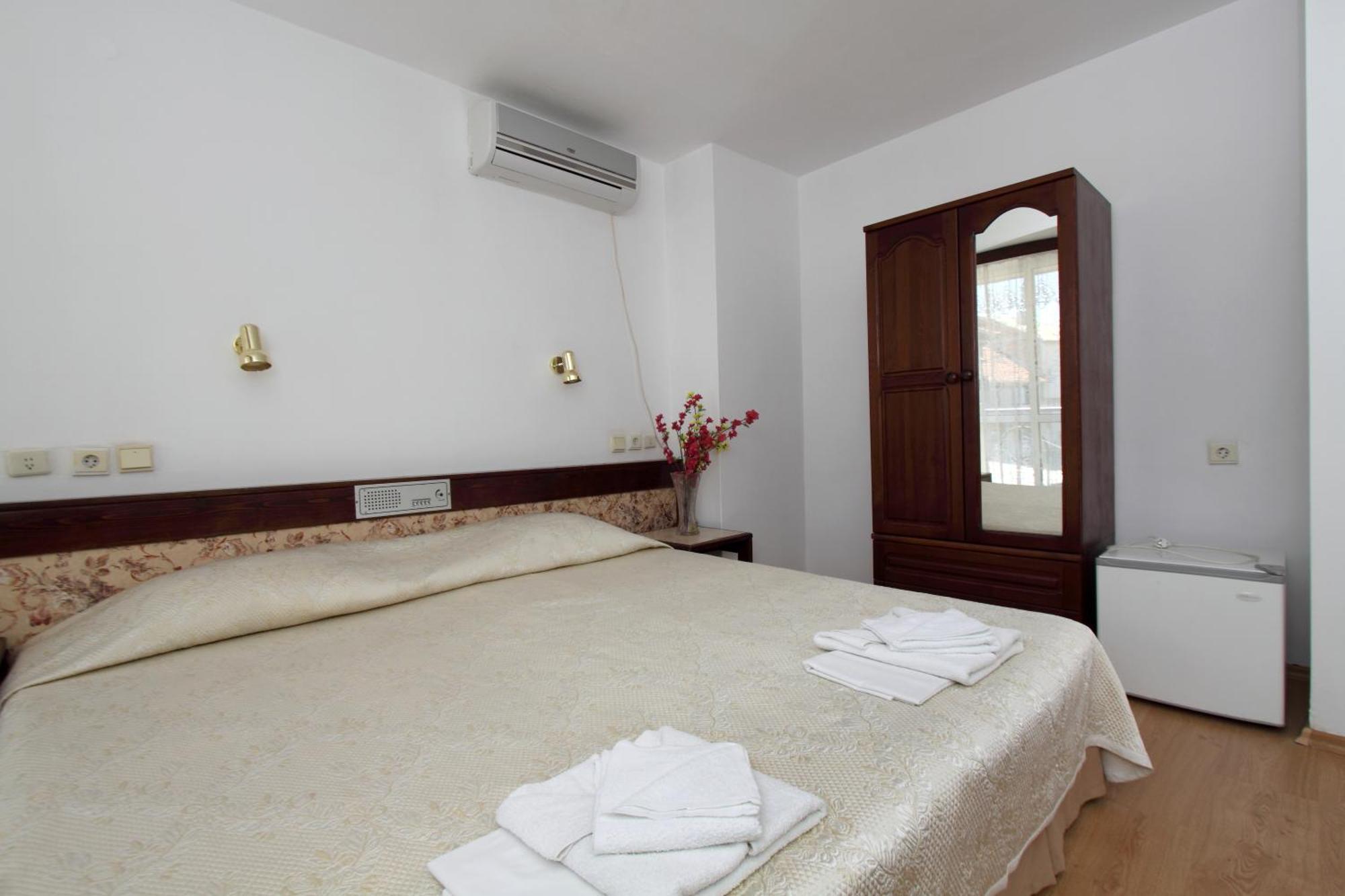 Family Hotel Verona Sozopol Extérieur photo