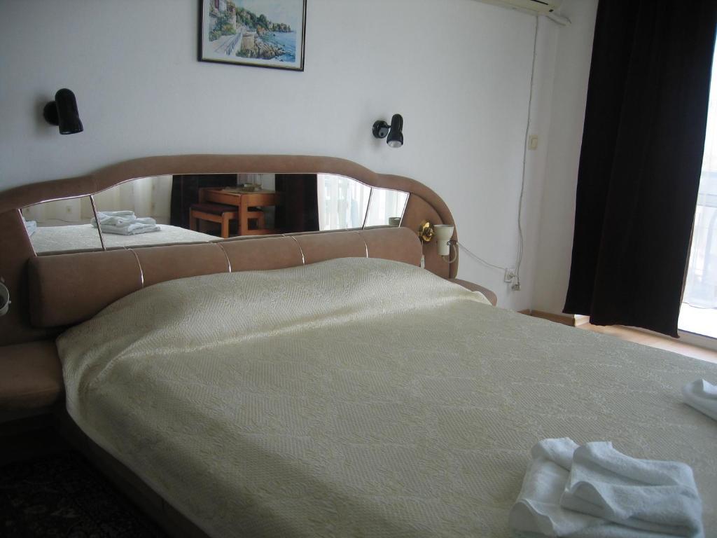 Family Hotel Verona Sozopol Extérieur photo
